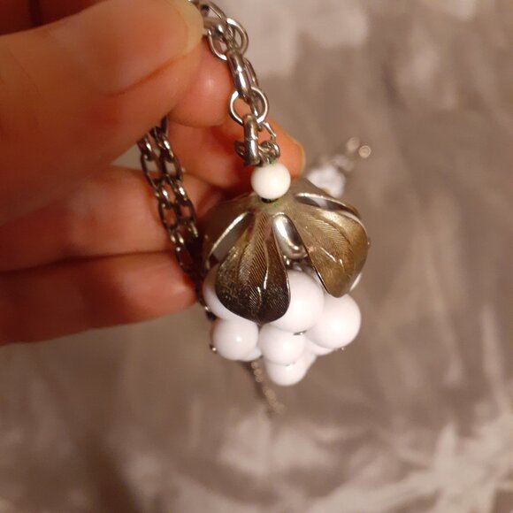 Celebrity NY late 60's Necklace and Earrings set - Picture 4 of 10